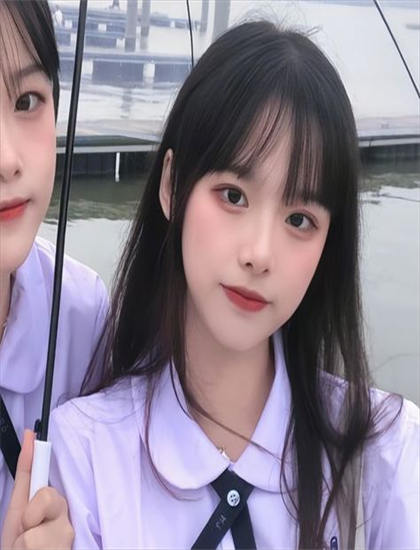 家里家外短剧免费观看_OVERLORD动漫第四季在线观看_每当走过老师窗前